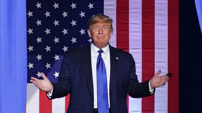 Президент США Дональд Трамп во время предвыборного выступления в Университете Висконсин-Милуоки Президент США Дональд Трамп во время предвыборного выступления в Университете Висконсин-Милуоки
