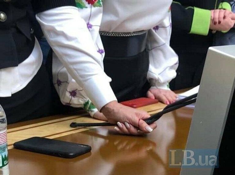 Юлия Тимошенко во время заседания Верховной рады Украины Юлия Тимошенко во время заседания Верховной рады Украины