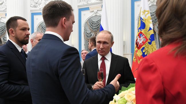 Путин вручил в Кремле президентские премии в области науки и инноваций. 6 февраля 2020 Путин вручил в Кремле президентские премии в области науки и инноваций. 6 февраля 2020