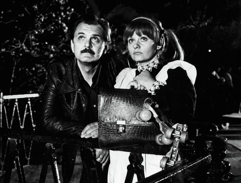 Юрий Яковлев (слева) и Ирина Муравьева (справа) на съемках художественного фильма Карнавал Юрий Яковлев (слева) и Ирина Муравьева (справа) на съемках художественного фильма Карнавал