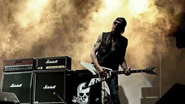 Бывший участник групп Scorpions и UFO и основатель группы Michael Schenker Group Михаэль Шенкер Бывший участник групп Scorpions и UFO и основатель группы Michael Schenker Group Михаэль Шенкер - РИА Новости, 1920, 27.02.2022