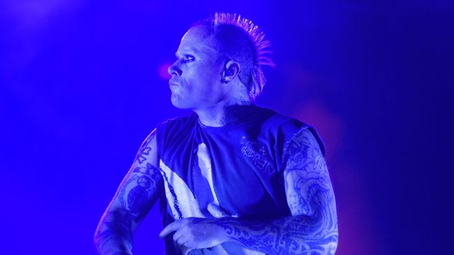 Лидер британской группы The Prodigy Кит Флинт выступает на музыкальном фестивале Кубана-2013 Лидер британской группы The Prodigy Кит Флинт выступает на музыкальном фестивале Кубана-2013