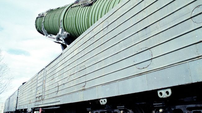 Боевой ракетный железнодорожный комплекс. Архивное фото Боевой ракетный железнодорожный комплекс. Архивное фото
