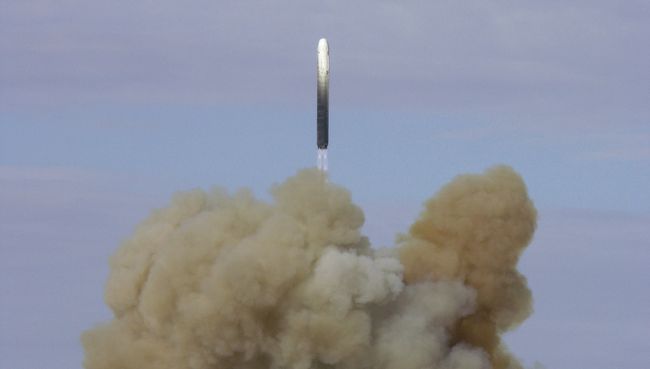 Запуск баллистической ракеты. Архивное фото Запуск баллистической ракеты. Архивное фото