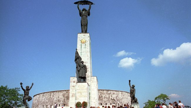 Монумент свободы на горе Геллерт в Будапеште