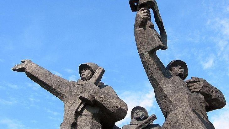 Памятник освободителям Риги Памятник освободителям Риги - РИА Новости, 1920, 10.05.2022