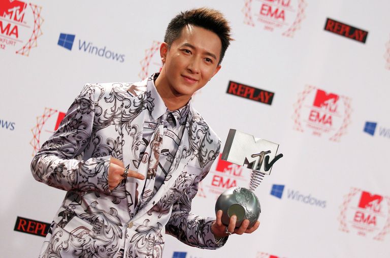 Певец Хань Гэн на премии “MTV EMA 2012” во Франкфурте, Германия Певец Хань Гэн на премии “MTV EMA 2012” во Франкфурте, Германия
