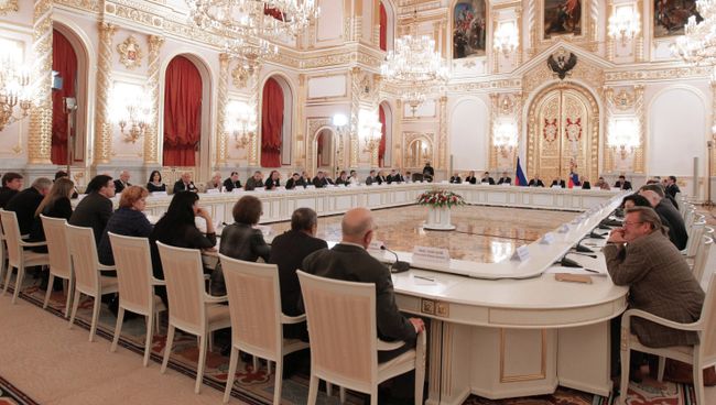 В.Путин проводит заседание Совета при президенте РФ