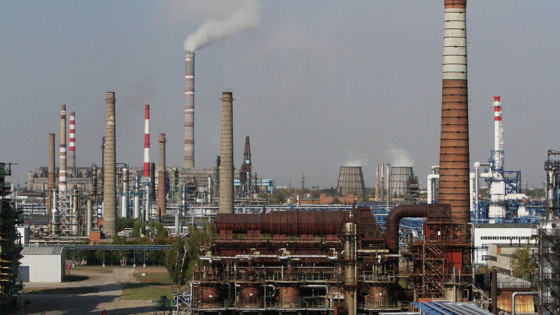 Работа Омского НПЗ Газпром нефти Работа Омского НПЗ Газпром нефти - РИА Новости, 1920, 13.10.2022