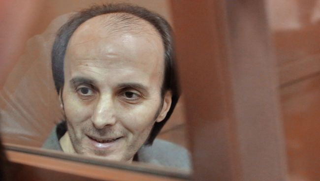 Юсуп Темерханов, обвиняемый в убийстве бывшего полковника Юрия Буданова. Архивное фото Юсуп Темерханов, обвиняемый в убийстве бывшего полковника Юрия Буданова. Архивное фото