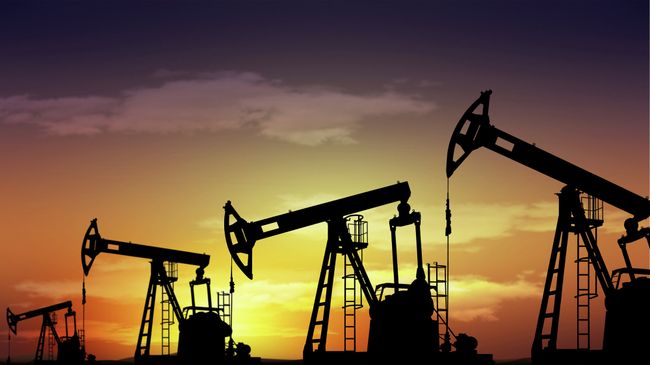 Добыча нефти. Архивное фото Добыча нефти. Архивное фото