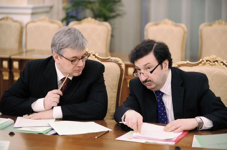 Ректор НИУ ВШЭ Ярослав Кузьминов и ректор РАНХиГС Владимир Мау на заседании Президиума Правительства РФ Ректор НИУ ВШЭ Ярослав Кузьминов и ректор РАНХиГС Владимир Мау на заседании Президиума Правительства РФ