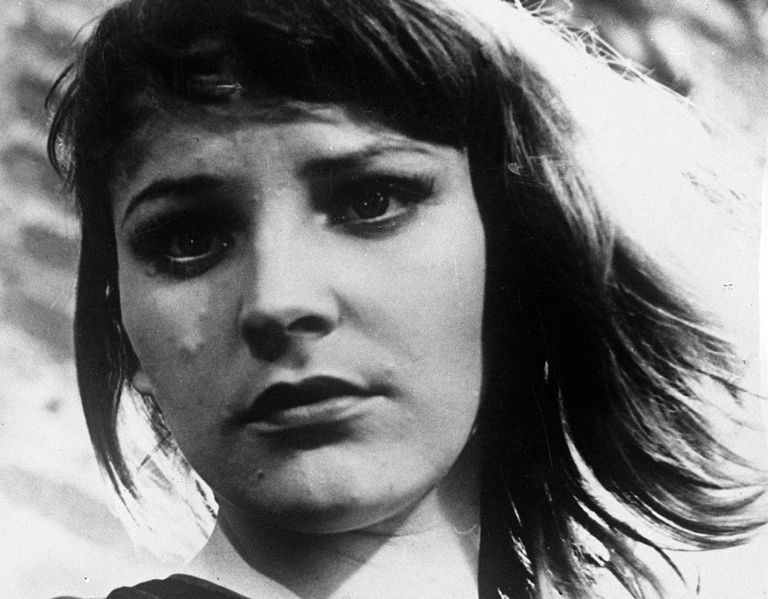 Актриса Эльза Леждей Актриса Эльза Леждей