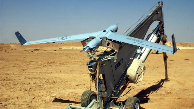 Американский беспилотный летательный аппарат (БПЛА) ScanEagle на катапульте. Архивное фото