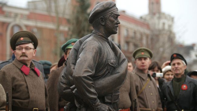 Открытие памятника киногерою товарищу Сухову Открытие памятника киногерою товарищу Сухову