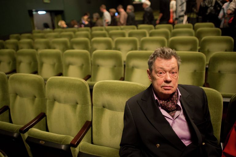 Актер Николай Караченцов во время сбора труппы театра Ленком Актер Николай Караченцов во время сбора труппы театра Ленком