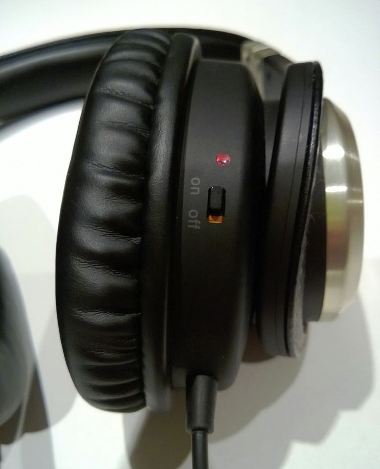 Наушники TDK ST750 High Fidelity. Выключатель с индикатором
