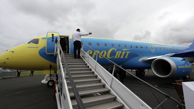 Самолеты украинской авиакомпании Аэросвит. Архив