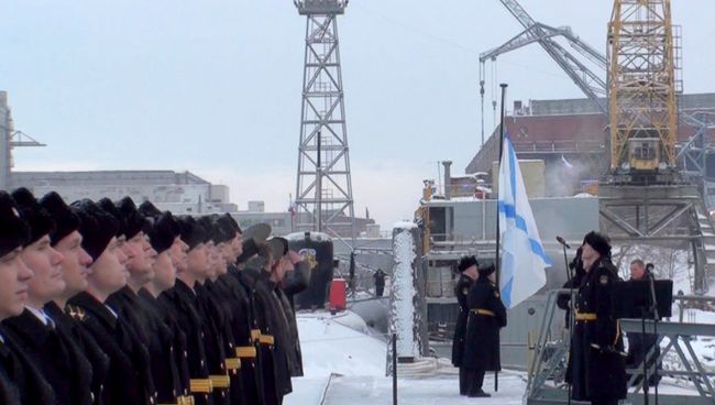 Андреевский флаг поднялся над подводным крейсером Юрий Долгорукий Андреевский флаг поднялся над подводным крейсером Юрий Долгорукий