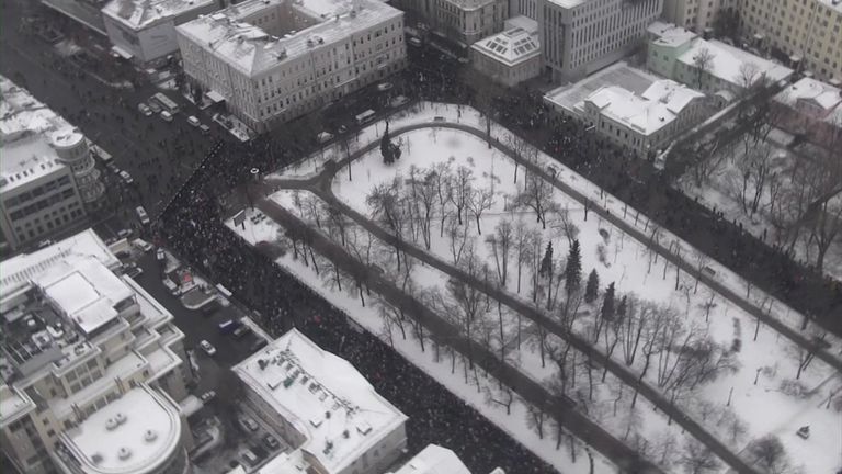 Кадры шествия оппозиции в центре Москвы, снятые с вертолета МВД Кадры шествия оппозиции в центре Москвы, снятые с вертолета МВД
