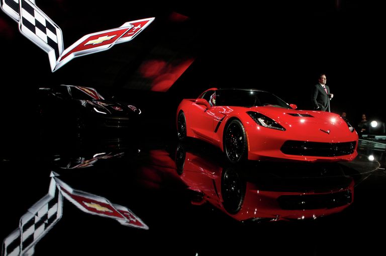 Автомобиль Chevrolet 2014 Corvette на автосалоне в Детройте, США Автомобиль Chevrolet 2014 Corvette на автосалоне в Детройте, США