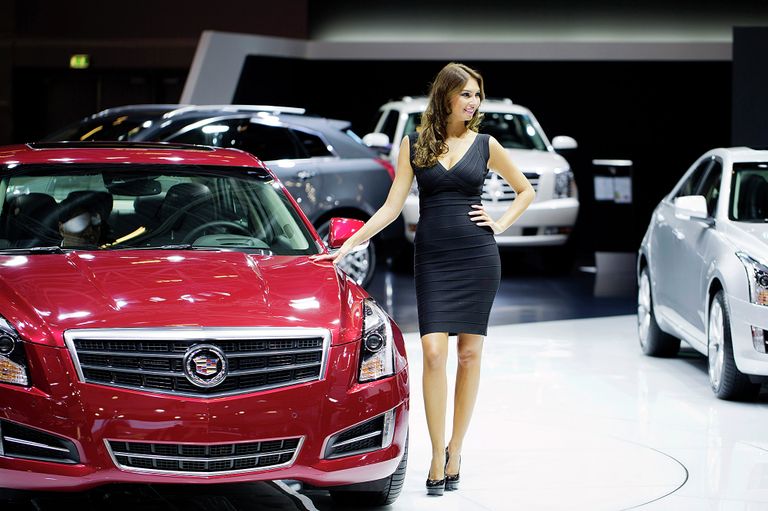 Автомобиль Cadillac ATS Premium на автосалоне в Детройте, США Автомобиль Cadillac ATS Premium на автосалоне в Детройте, США