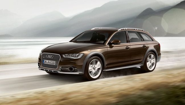 Автомобиль Audi A6. Архивное фото Автомобиль Audi A6. Архивное фото