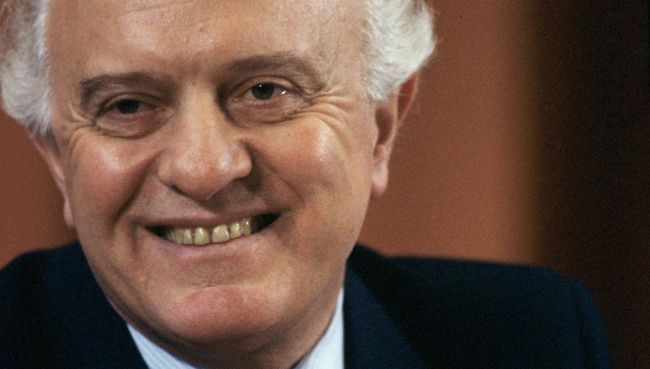 Шеварднадзе Э.А., член Политбюро ЦК КПСС, министр иностранных дел СССР