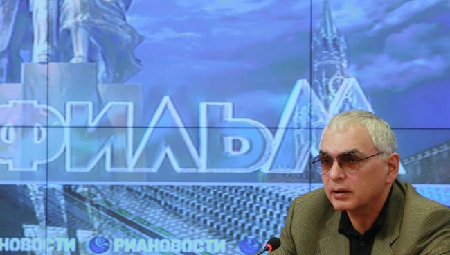 Карен Шахназаров. Архивное фото Карен Шахназаров. Архивное фото