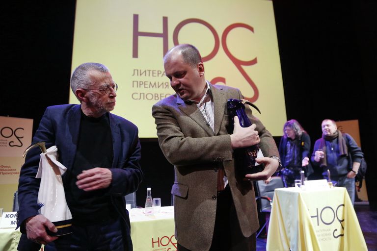 Лев Рубинштей и Алексей Моторов на церемонии вручения премии Нос Лев Рубинштей и Алексей Моторов на церемонии вручения премии Нос