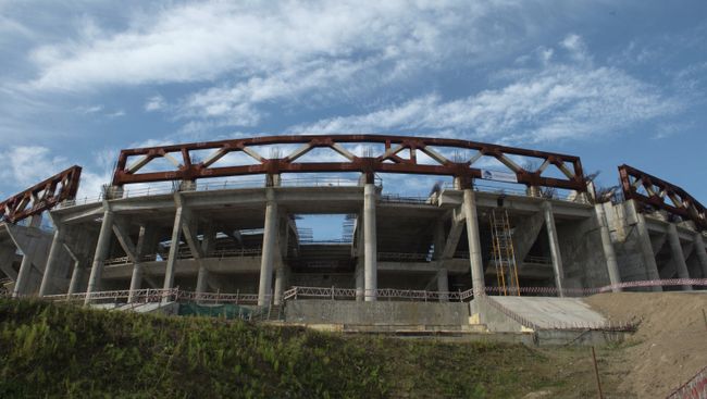 Строящийся стадион Зенит-Арена в Санкт-Петербурге. Архив