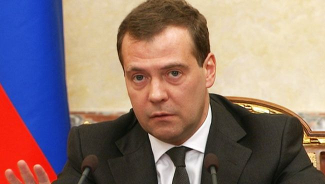 Медведев объяснил, почему переход на зимнее время нецелесообразен Медведев объяснил, почему переход на зимнее время нецелесообразен