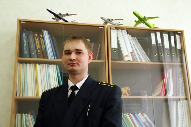 Курсант УВАУГА Артем Карпов