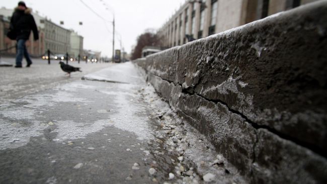Последствия ледяного дождя в Москве Последствия ледяного дождя в Москве