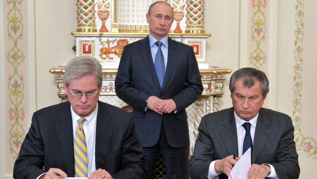 В.Путин на подписании документов между Роснефтью и ExxonMobil В.Путин на подписании документов между Роснефтью и ExxonMobil