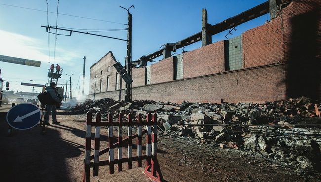 Последствия падения метеорита в Челябинске, ОАО Челябинский цинковый завод. Архивное фото Последствия падения метеорита в Челябинске, ОАО Челябинский цинковый завод. Архивное фото