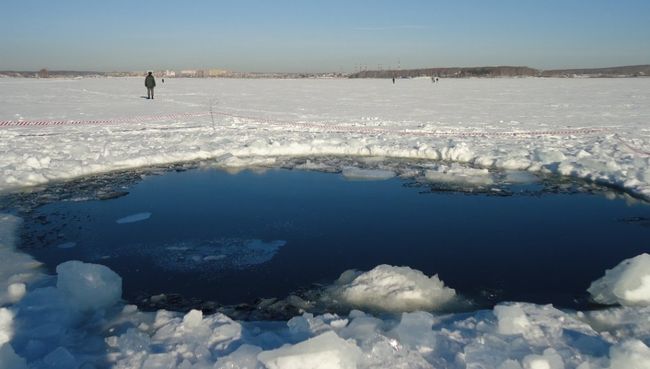 Место падения метеорита на Урале. Архив