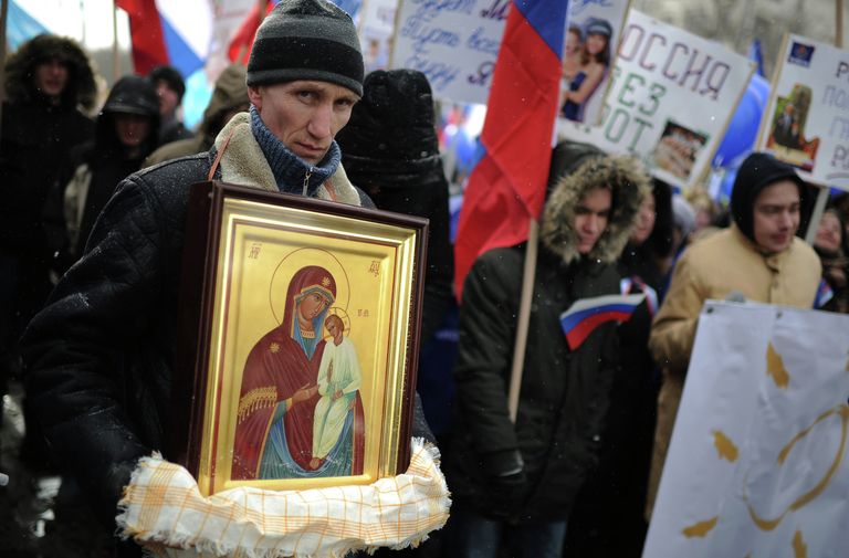 Участники шествия В защиту детей на Гоголевском бульваре в Москве Участники шествия В защиту детей на Гоголевском бульваре в Москве