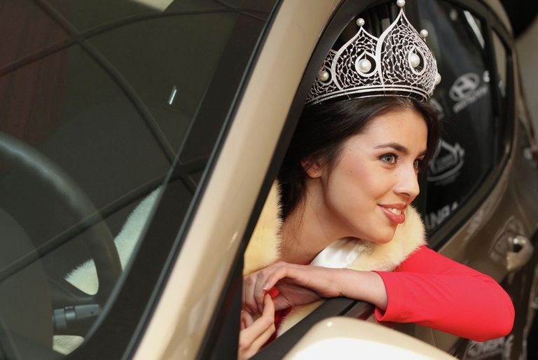 Вручение автомобиля победительнице Мисс Россия 2013 Вручение автомобиля победительнице Мисс Россия 2013