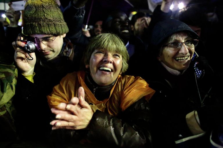 Верующие радуются избранию нового Папы Римского Верующие радуются избранию нового Папы Римского