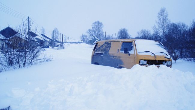 Снежные завалы под Тверью