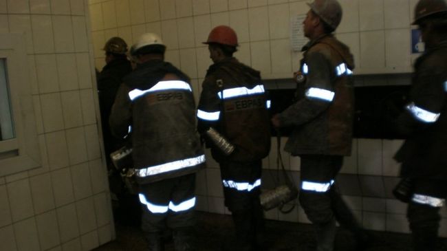 Горнорабочие шахты Алардинская выведены на поверхность