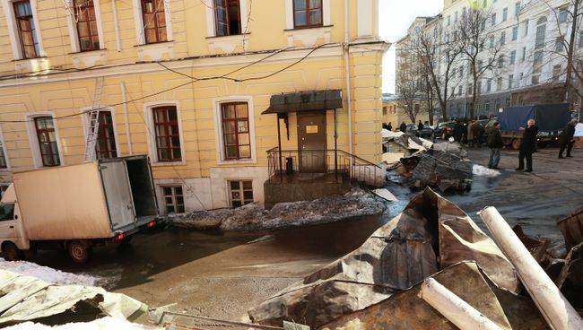 Здание ГИТИС после пожара