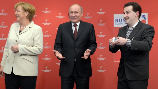 Президент России Владимир Путин и канцлер ФРГ Ангела Меркель Президент России Владимир Путин и канцлер ФРГ Ангела Меркель
