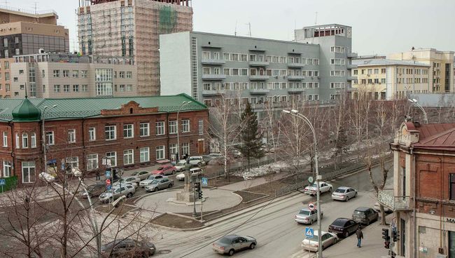 Аллея на Красном проспекте Новосибирска