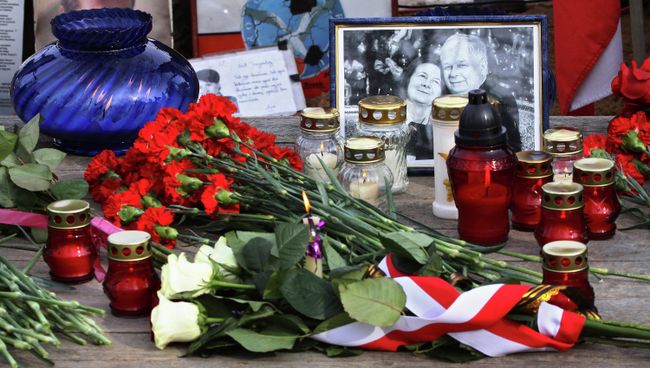Годовщина крушения самолета польского президента под Смоленском Годовщина крушения самолета польского президента под Смоленском