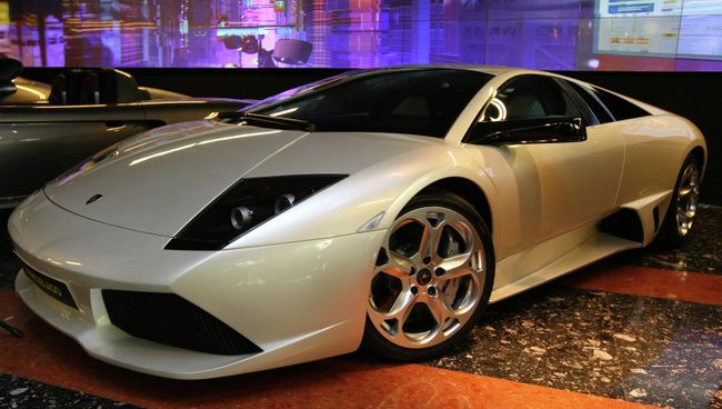 Автомобиль Lamborghini . Архив Автомобиль Lamborghini . Архив
