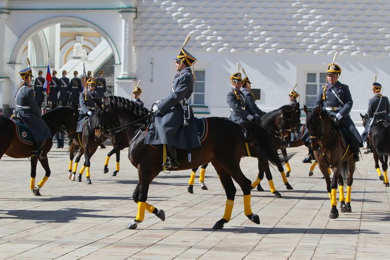 Церемония развода пеших и конных караулов Президентского полка Церемония развода пеших и конных караулов Президентского полка