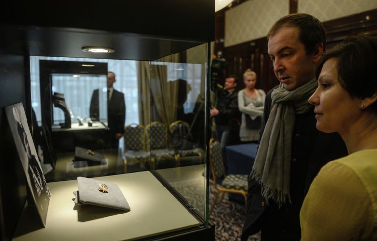 Показ Sotheby's ювелирной коллекции Джины Лоллобриджиды Показ Sotheby's ювелирной коллекции Джины Лоллобриджиды
