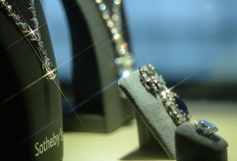 Показ Sotheby's ювелирной коллекции Джины Лоллобриджиды Показ Sotheby's ювелирной коллекции Джины Лоллобриджиды
